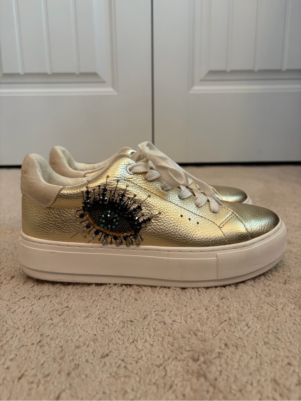 Kurt Geiger London Laney Eye Embellished Gold Leather Platform Sneakers Size 40 - Picture 1 of 12
